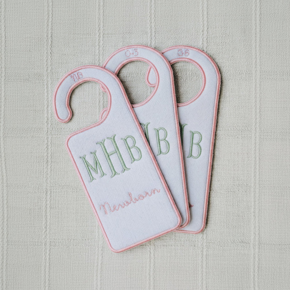 Closet hangers - pink dot